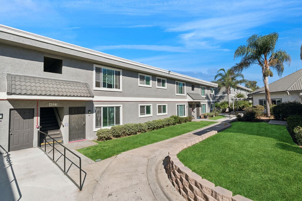 Exterior of building at Park Crest Apartments in San Diego CA