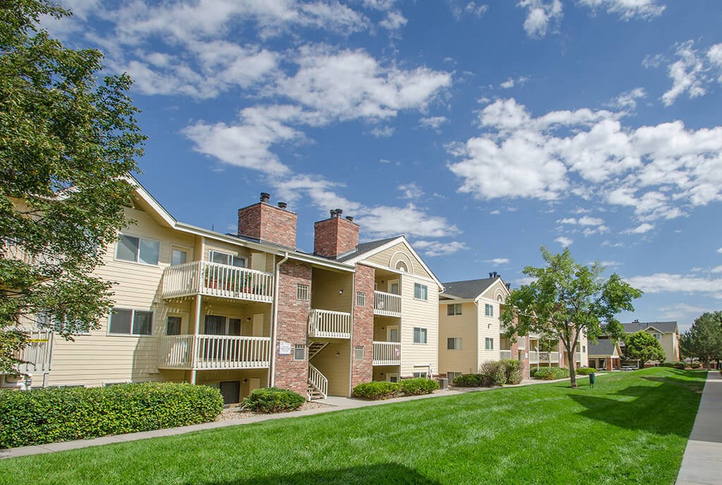 Exterior Building at Rock Peak on Sunset Apartments in Longmont CO