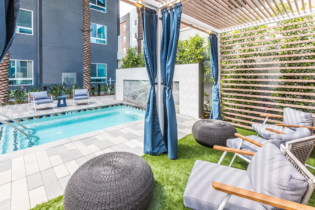 Exterior Courtyard Vice Cabana and Spa at Vita Apartment Homes in Orange CA