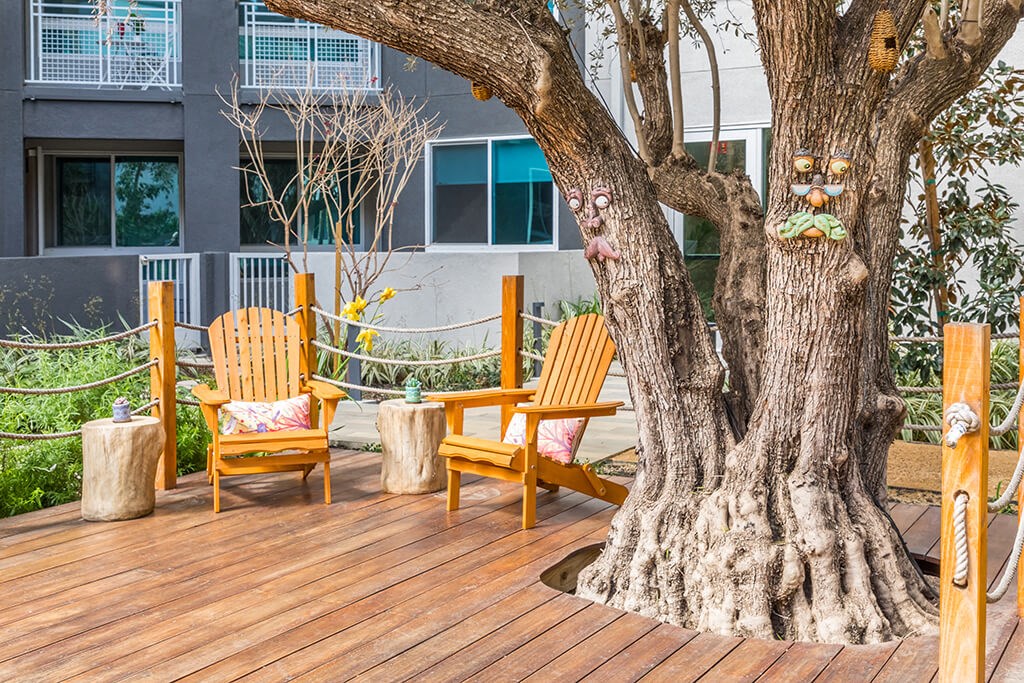 Exterior Courtyard Villa Tree Close Up at Vita Apartment Homes in Orange CA