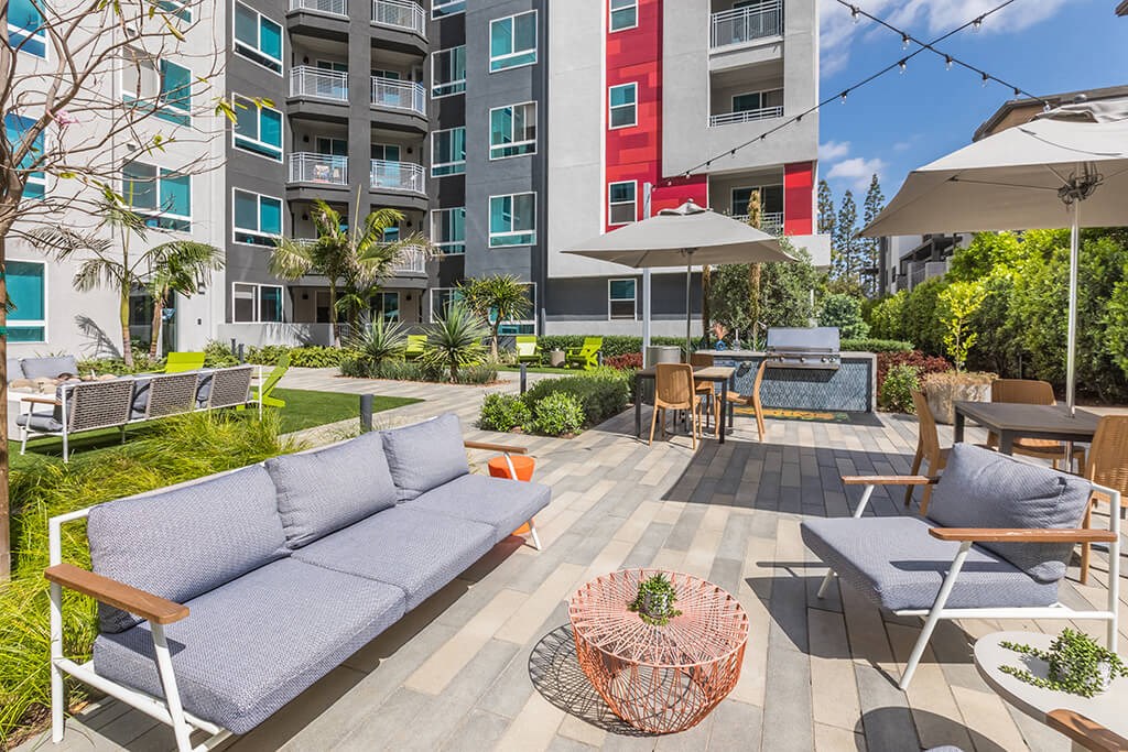 Exterior Courtyard Votive Seating at Vita Apartment Homes in Orange CA