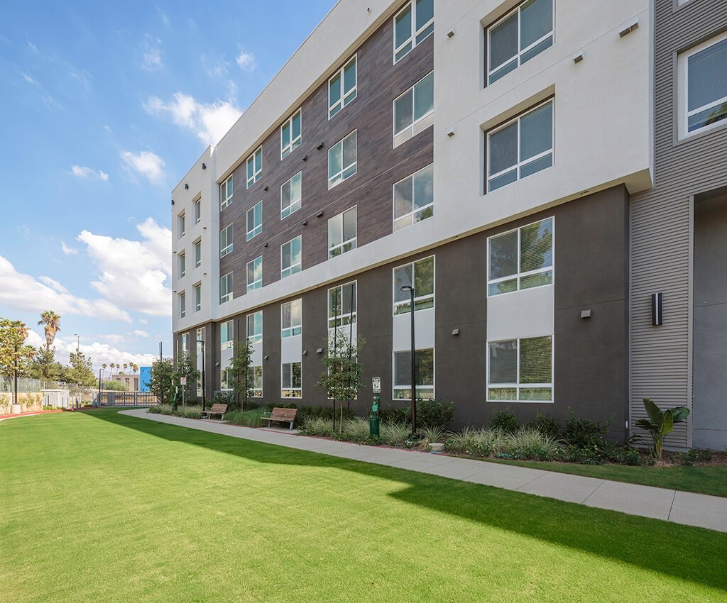 Exterior Dog Park at The Wylden Apartments in Los Angeles CA