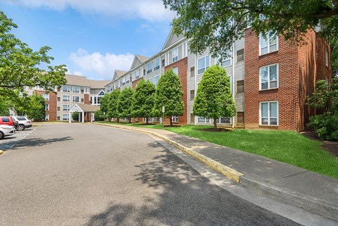 Exterior Drive at Guardian Place in Richmond VA