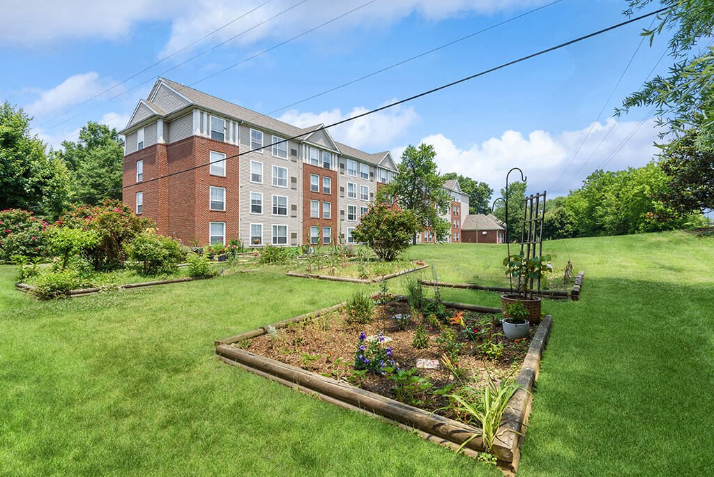 Exterior Garden at Guardian Place in Richmond, VA