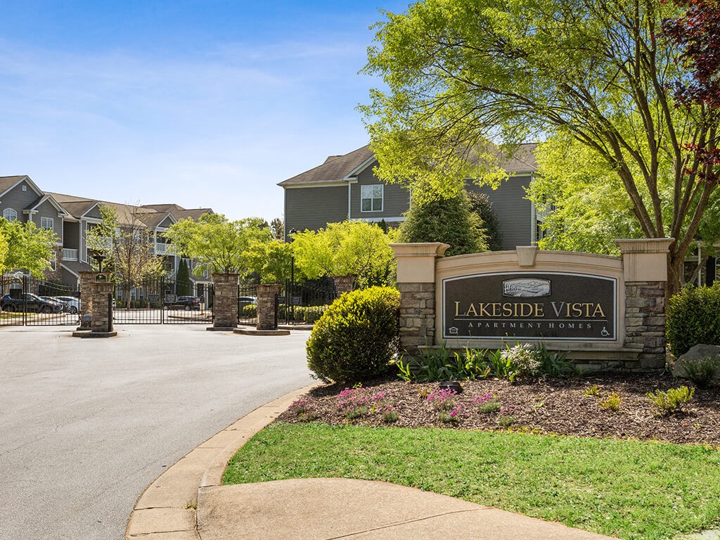 Exterior Monument Sign Entryway at Lakeside Vista in Kennesaw GA