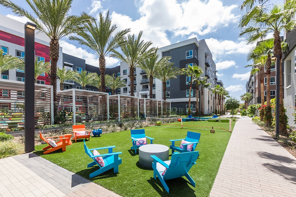 Exterior Paseo Life and Energy Lawn at Vita Apartment Homes in Orange CA