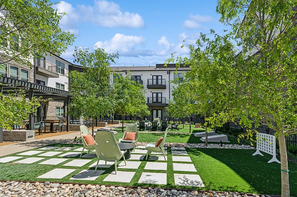 Exterior The Grill Courtyard Seating at The Waylon Apartments and Townhomes in McKinney TX