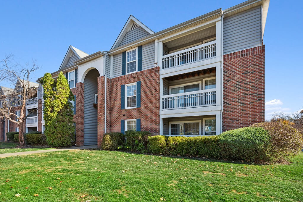 Exterior of apartments at Weston Circle and Wicklow Square Apartments in Fredericksburg VA