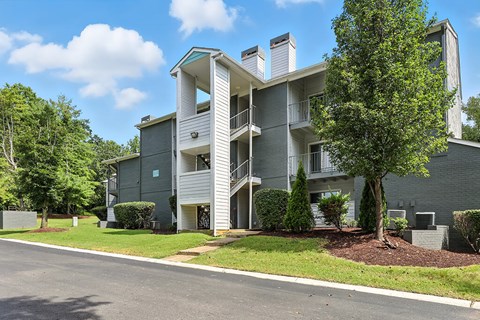 Exterior building at Newport Apartment Homes in Nashville TN