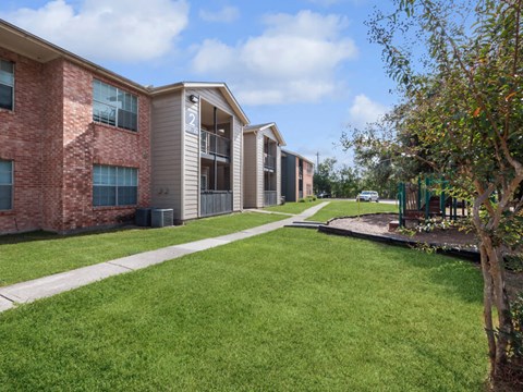 Exterior landscaping at Forest Creek Apartments in Houston TX