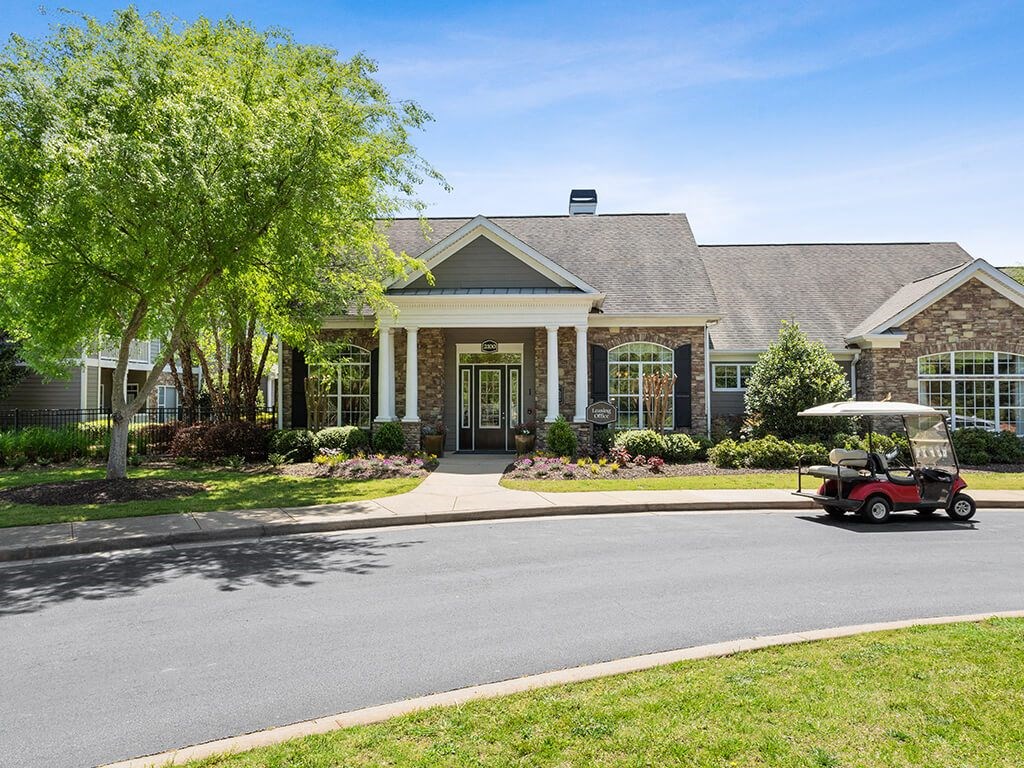 Exterior leasing office at Lakeside Vista in Kennesaw GA