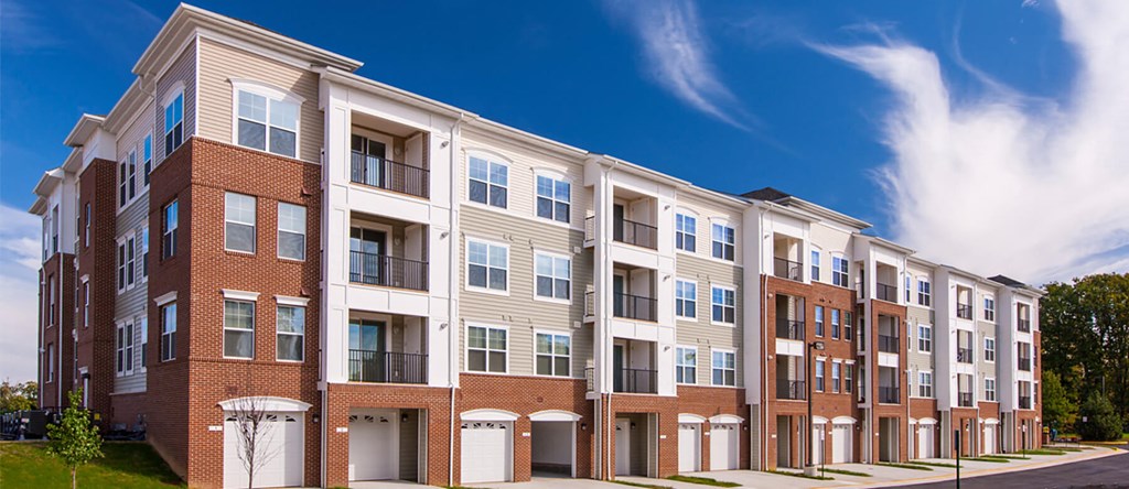 Exterior of complex at Riverwoods, Riverwoods at Towne Square, and Riverwoods at Lake Ridge in Woodbridge VA