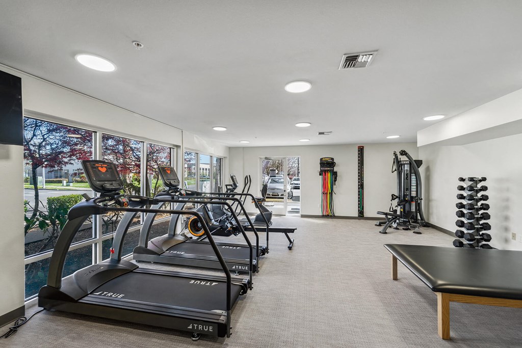 Fitness center at Auburn Court Apartments in Auburn WA