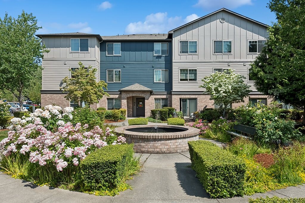 Fountain walkway at Alderwood Court in Lynnwood WA