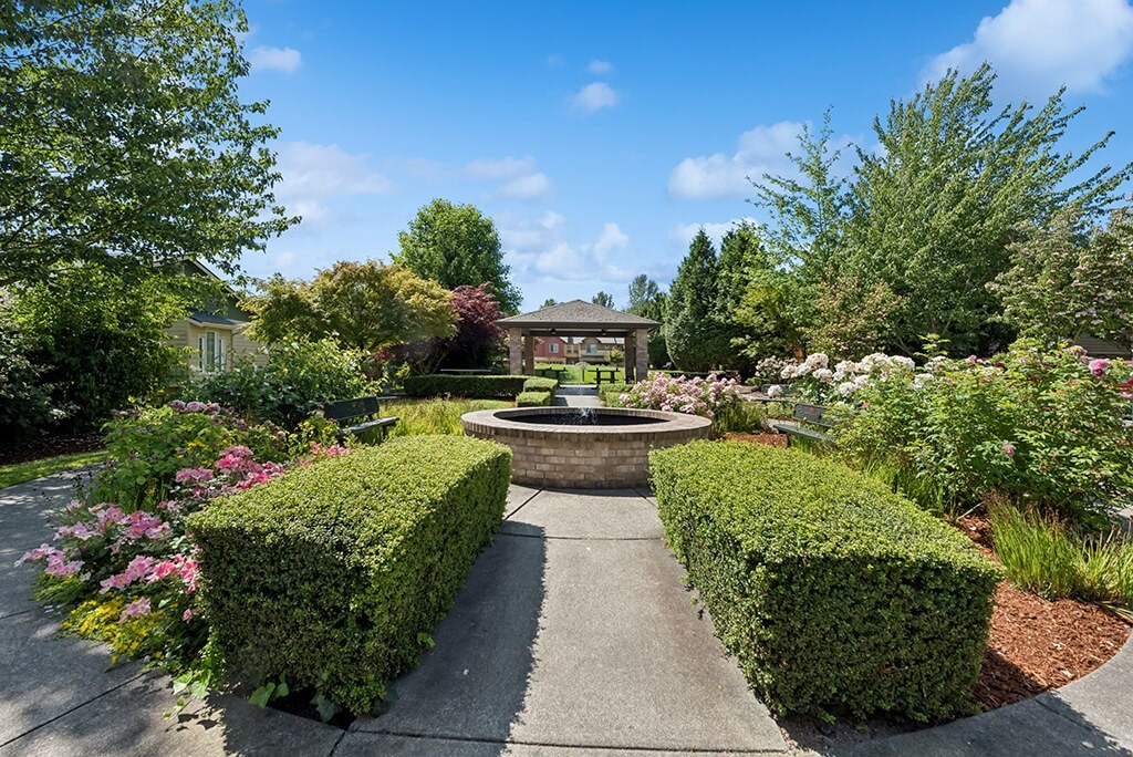 Fountain walkway at Alderwood Court in Lynnwood WA