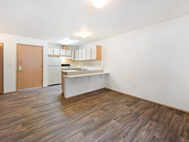 Kitchen and dining area at Boardwalk in Olympia WA
