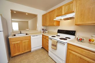 Kitchen stove at Broadwater Townhomes in Chester, VA