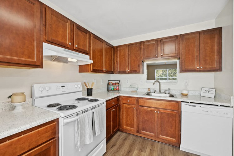 Riverwoods Apartments, Riverwoods At Lake Ridge Apartments, & Riverwoods At Towne Square Townhomes