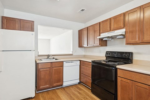 Kitchen at Broadwater Townhomes in Chester VA