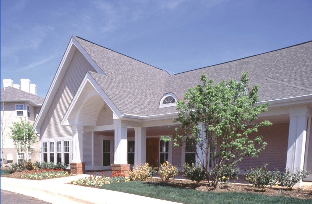 Exterior of leasing office at Leesburg Apartments in Leesburg VA