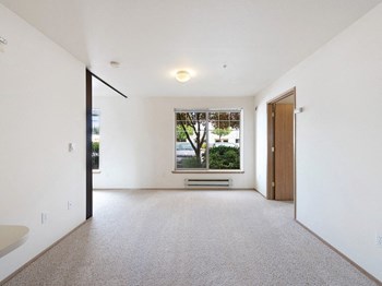 Living room at Boardwalk in Olympia WA - Photo Gallery 4