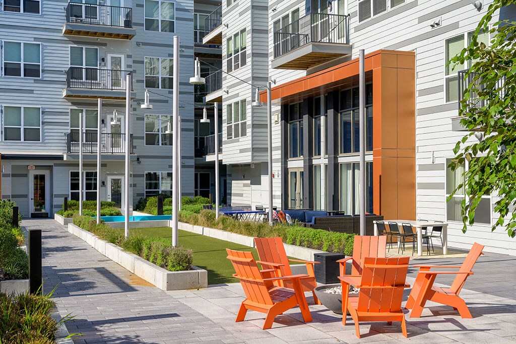 Lounge Seating Courtyard at Vero Apartments in Chelsea MA