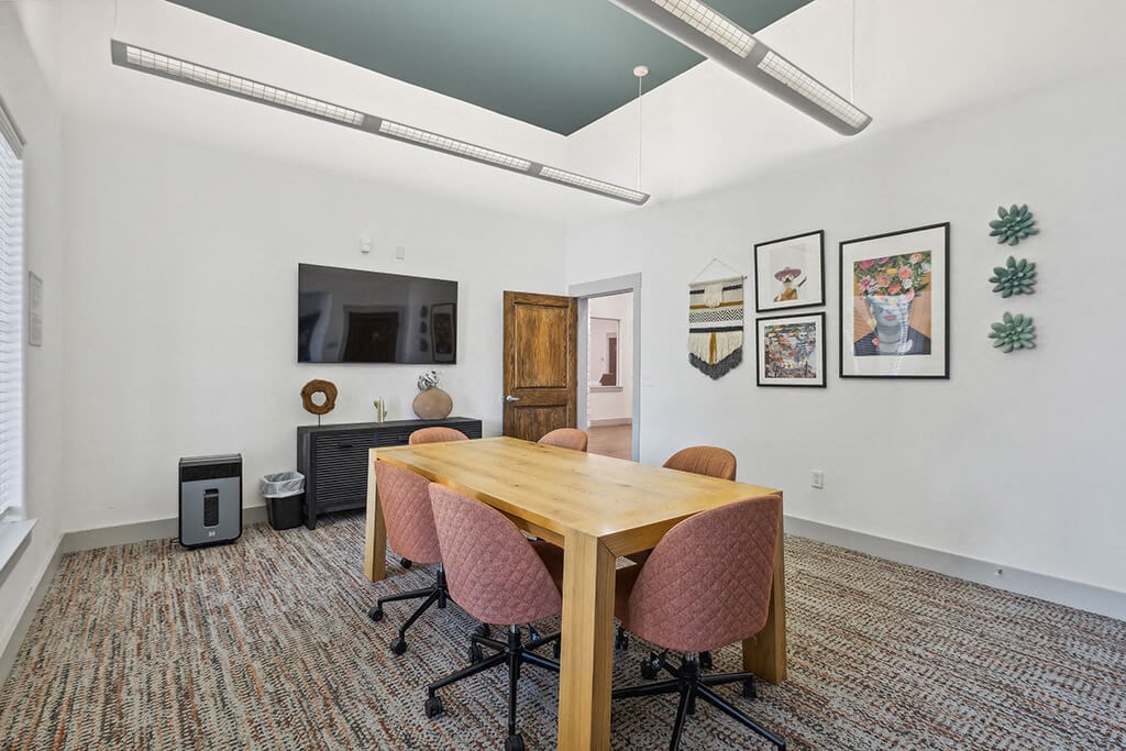 Meeting room at Bonito Parque Apartments in San Antonio TX