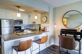 Kitchen Breakfast Bar at 735 St Clair Apartments in Portland OR - Photo Gallery 2