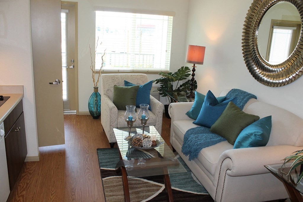 The Lodge At Morgan Hill Apartments