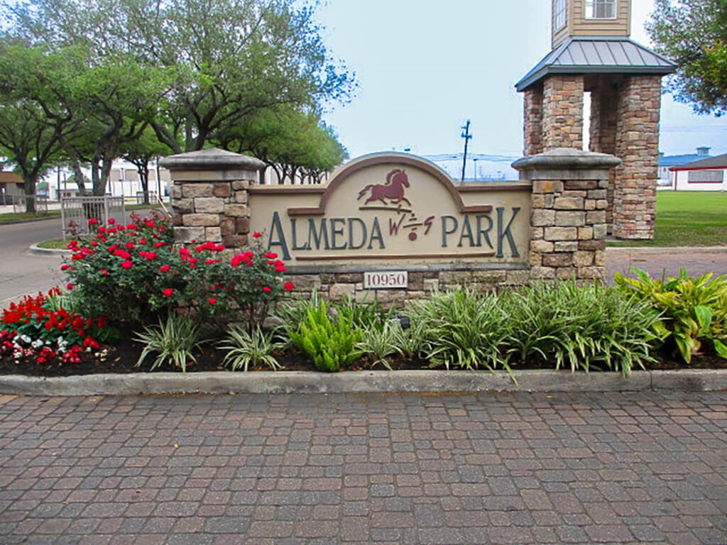 Monument Entrance at Almeda Park Apartments in Houston TX