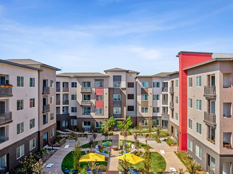 Aerial view of courtyard at The Braydon Apartments in Napa CA