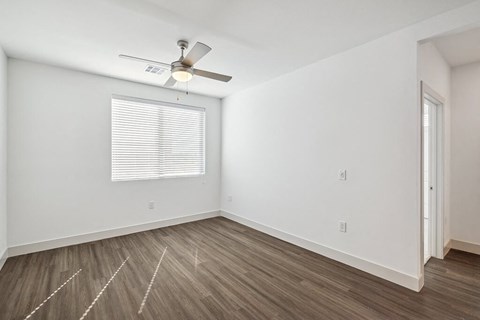 Vacant bedroom at The Braydon Apartments in Napa CA