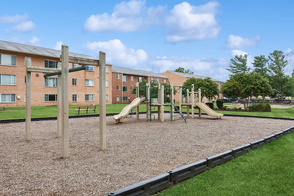 Playground at Leesburg Apartments in Leesburg VA