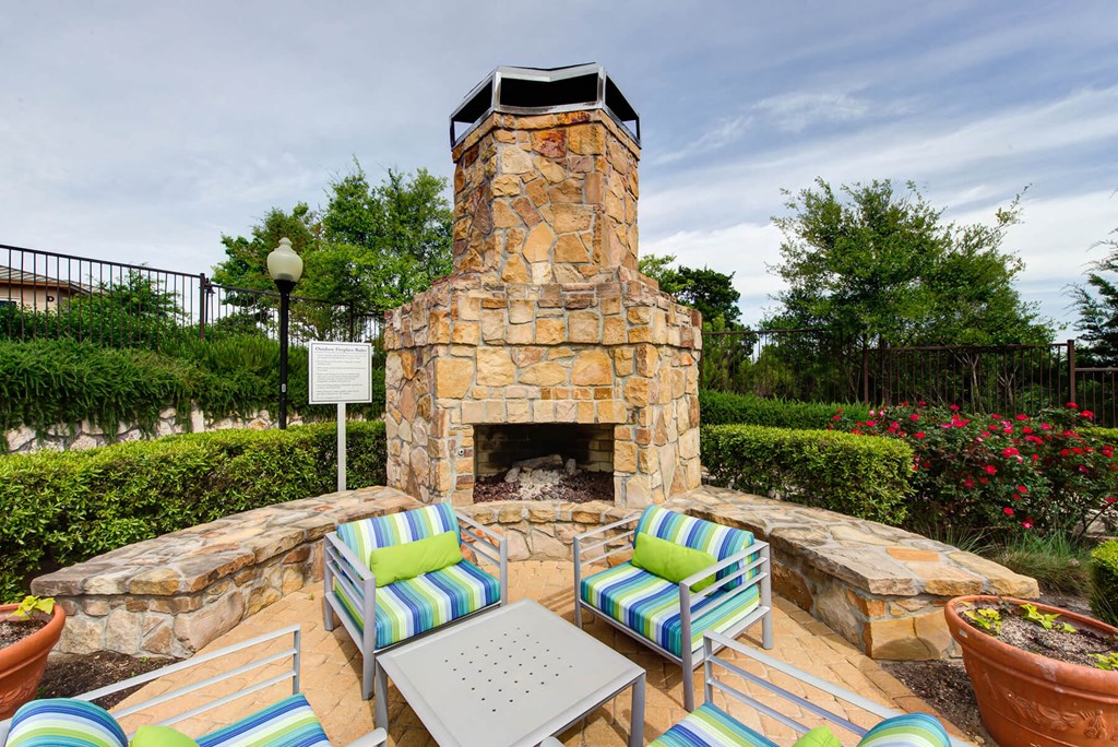 Pool Fire Lounge at Callista Hill Country Apartments in Austin TX.jpg