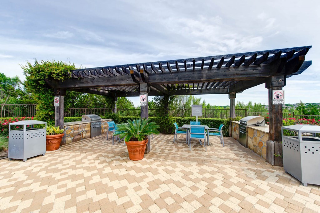 Pool Grilling Area at Callista Hill Country Apartments in Austin TX