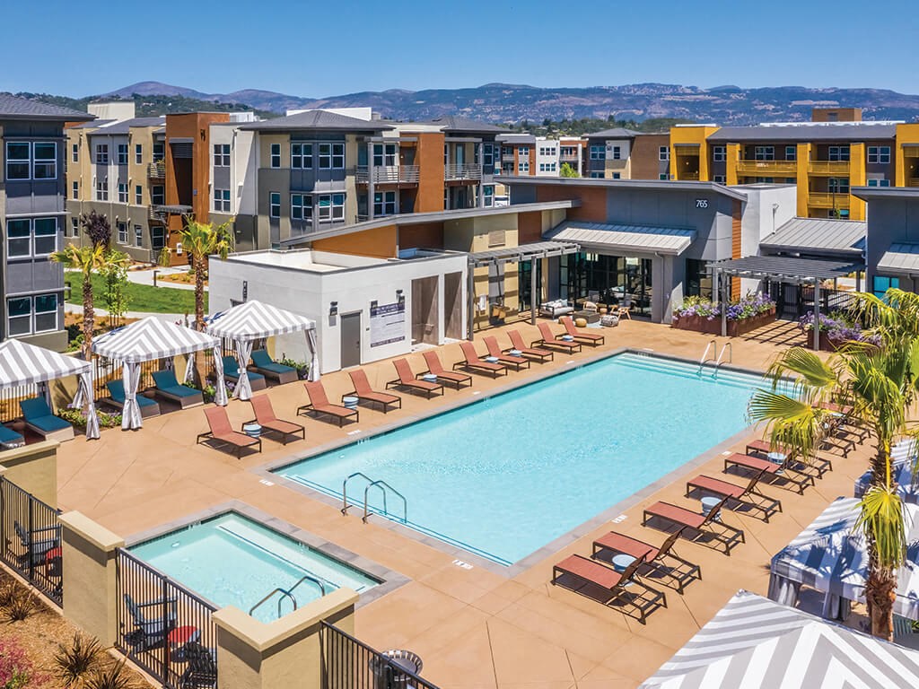 overhead view of pool at The Braydon Apartments in Napa CA