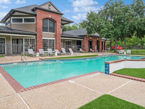 Pool at Hollow Creek Apartments in Conroe TX