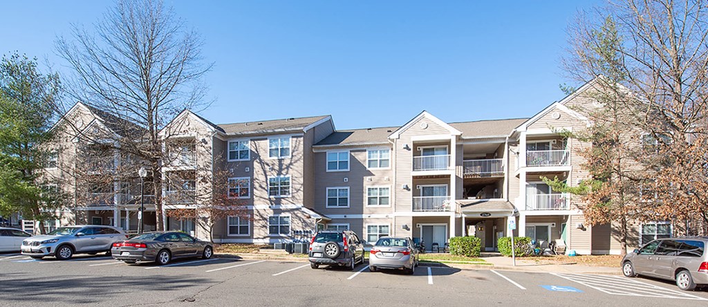 Exterior building at Riverwoods, Riverwoods at Towne Square, and Riverwoods at Lake Ridge in Woodbridge VA