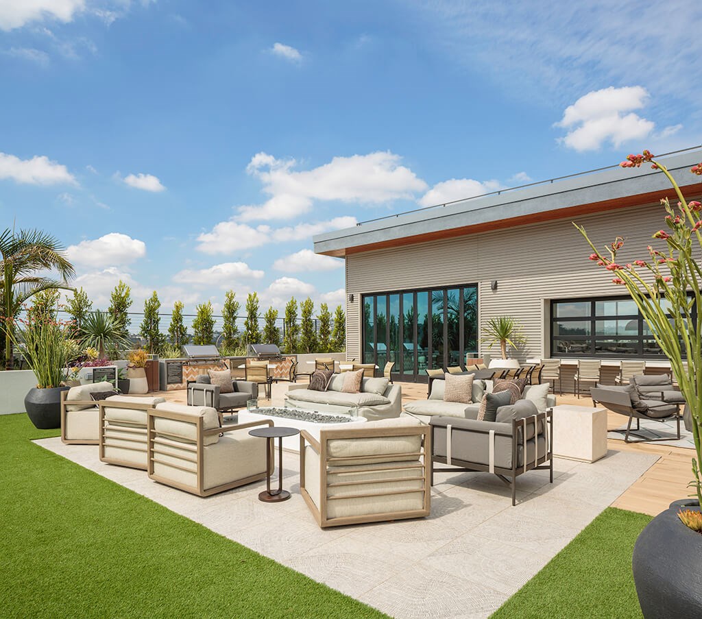 Sky Deck Seating Area at The Wylden Apartments in Los Angeles CA