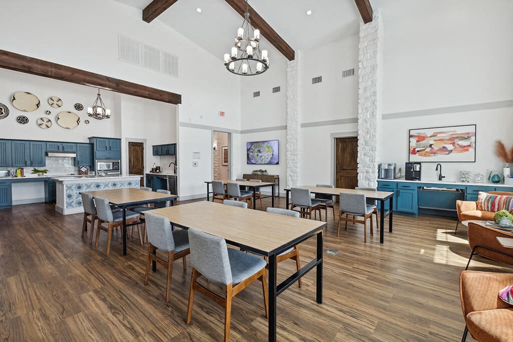 Social lounge at Bonito Parque Apartments in San Antonio TX