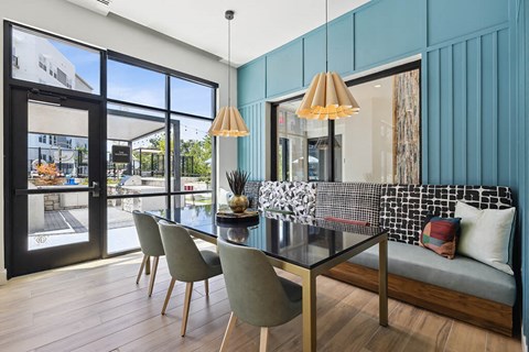 Social lounge nook at Jayden Apartments in Peabody MA