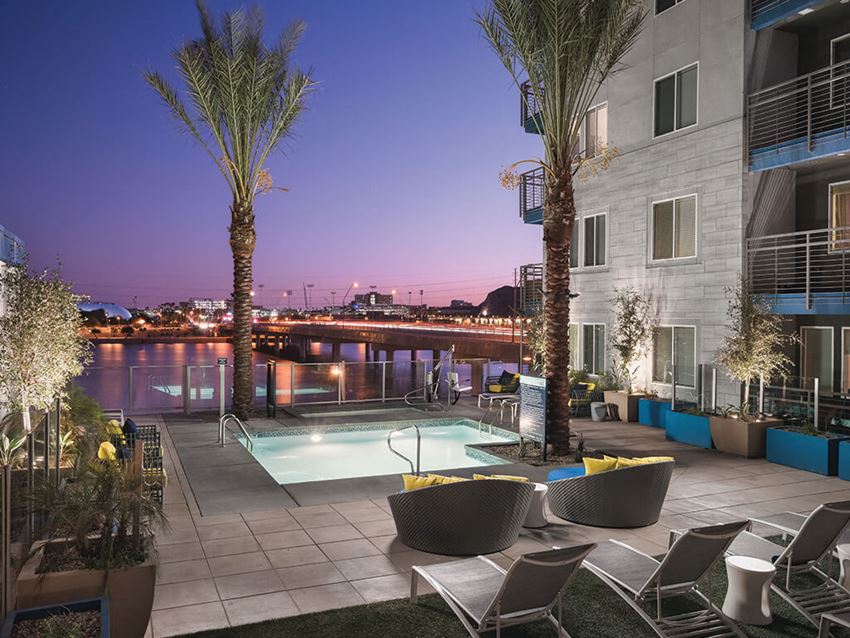 Outdoor spa at Norte Town Lake Apartments in Tempe Arizona