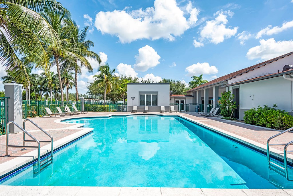 Outdoor Swimming Pool at Cedar Grove Apartments in Miami Gardens FL