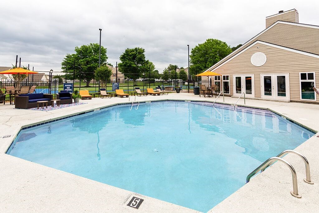 Swimming pool at Priest Lake in Nashville TN