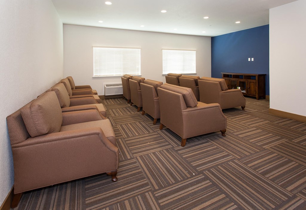 The Lodge At Morgan Hill Apartments