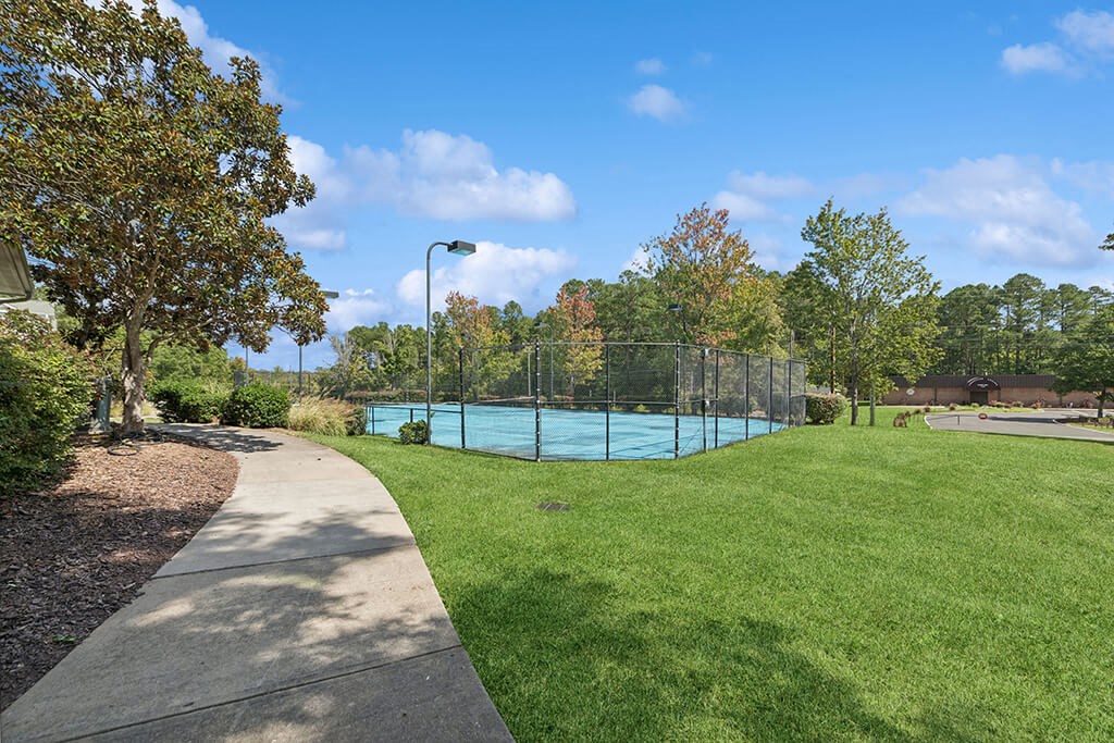 Tennis courts at Falls Pointe at the Park Apartments in Durham NC