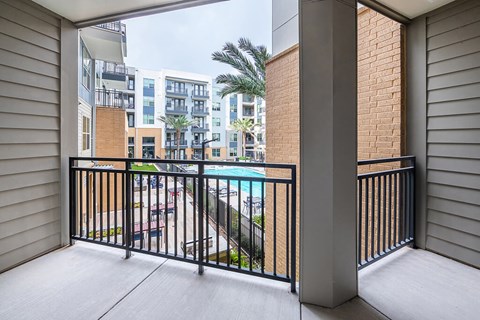Patio at Heights at 1520 Apartments in Houston TX