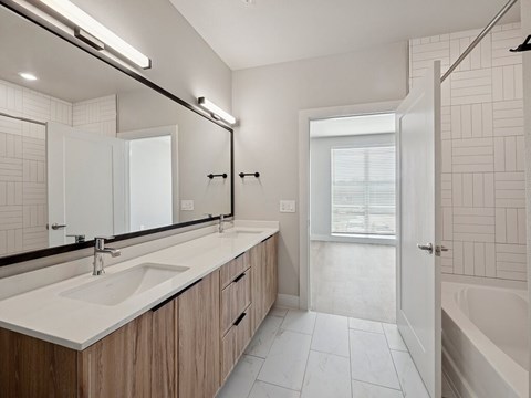 Vacant Gradient Design Package Bathroom Heights at 1520 Apartments in Houston TX