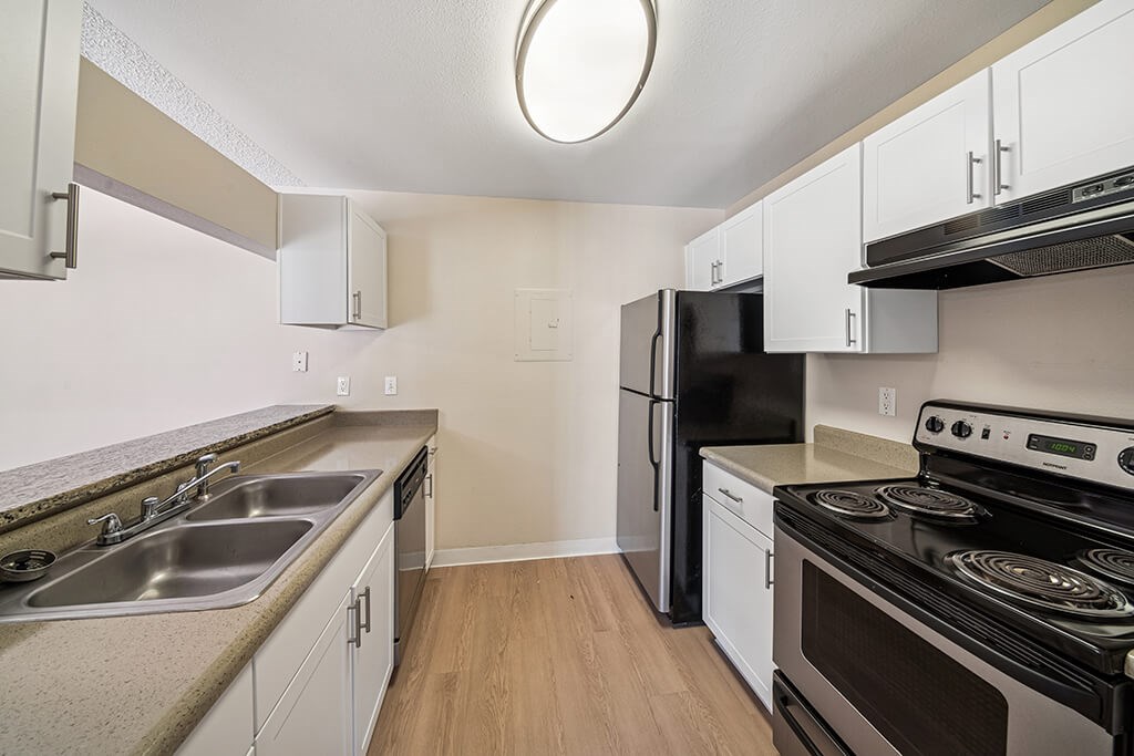 Rock Peak On Sunset Apartments