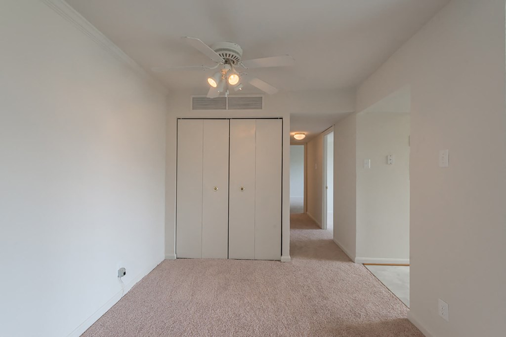 Vacant Bedroom at Leesburg Apartments in Leesburg VA